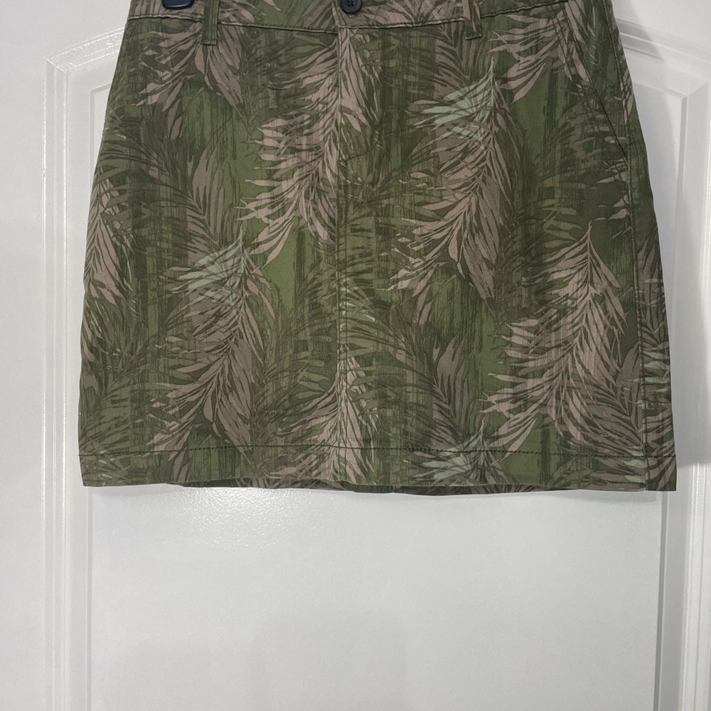 Sonoma Green and Brown Leaf Print Mini Skort  4 CB-AD